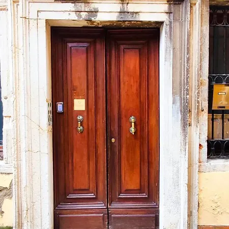 Oliver Apartment *