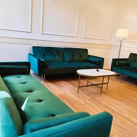 Oliver Apartment *